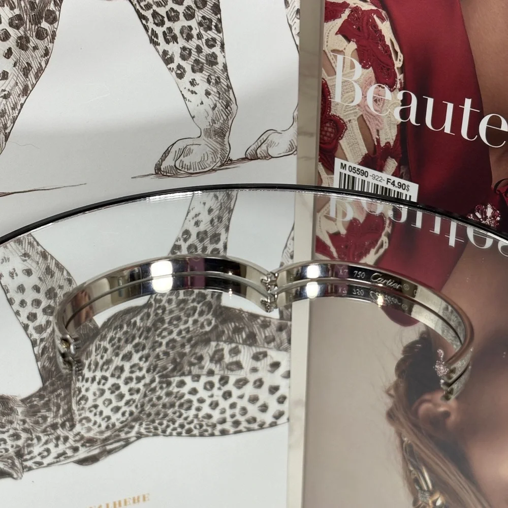 A-1DC-42: BRACELET: Silver w/Circle & Dash Detailing& Rhinestones, NWOT